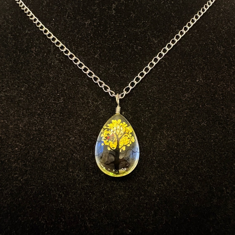 Dried Flower Tree Pendant Necklace